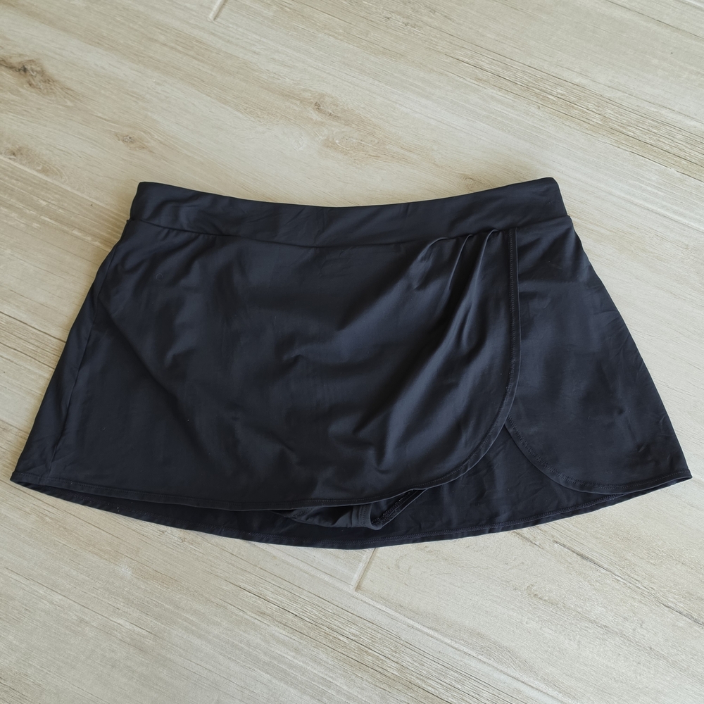 Dana Buchman Black Swim Skirt Size 16